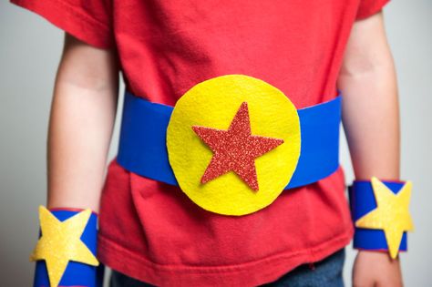 Superhero crafts: cereal box superhero belt Superhero Crafts For Kids, Good Costumes, Superhero Cake Pops, Superhero Training, Diy Superhero Costume, Kix Cereal, Superhero Dress Up, Superhero Costumes Kids, Superhero Vbs