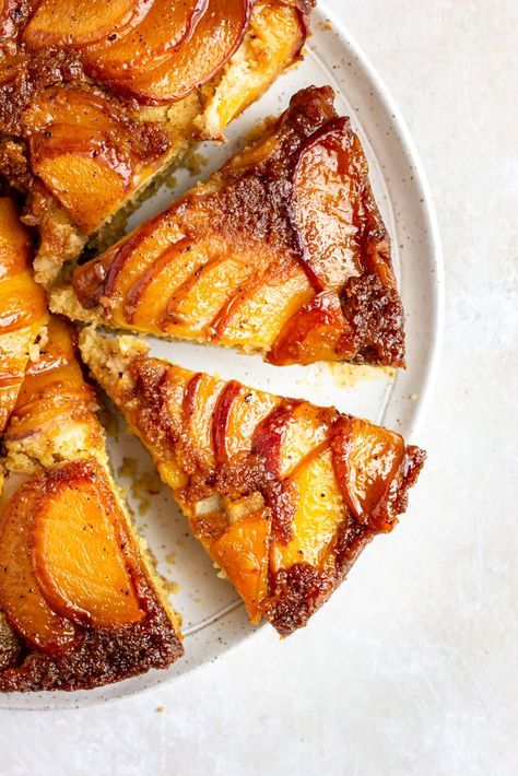 Nectarine Cake, Persimmon Upside Down Cake, Nectarine Upside Down Cake, Nectarine Tart, Baked Nectarines, Upside Down Nectarine Cake, Ripe Nectarines Recipe, Nectarine Dessert, Preserve Nectarines