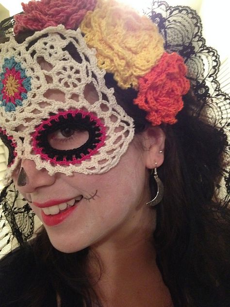 Boo Crochet, Sugar Skull Mask, Skull Crochet, Crochet Skull Patterns, Skull Ideas, Crochet Costumes, Crochet Mask, Crochet Skull, شال كروشيه