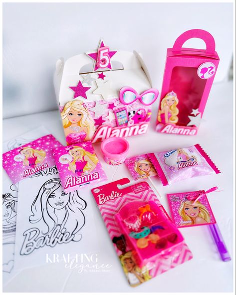 Barbie Gift Box Ideas, Barbie Favor Bags, Barbie Treat Boxes, Barbie Birthday Favors, Barbie Goodie Bag Ideas, Barbie And Ken Party, Barbie Favor Boxes, Barbie Favors, Barbie Party Favors