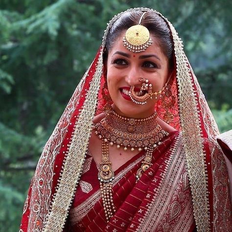 Yami Gautam in red saare Nath Bridal, भारतीय दुल्हन संबंधी, Indian Wedding Makeup, Indian Bride Makeup, Yami Gautam, Mehndi Ceremony, Indian Movie, Indian Bride Outfits, Best Bridal Makeup