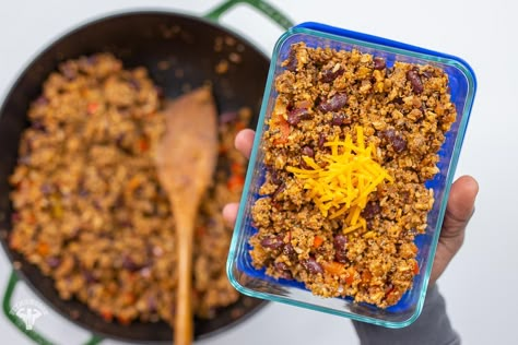 Try our snap kitchen bison quinoa hash recipe. See a full list of ingredients, macros and how to prepare this step by step. Healthy Eating Books, Drink Recipe Book, Sweet Potato Cake, Hash Recipe, Well Balanced Diet, How To Cook Quinoa, Meals For The Week, Clean Recipes, Kitchen Recipes