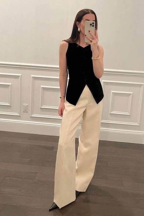 Natural Elegant Style, Modest Fashion Outfits Spring, Outfit Working Girl, Summer Formal Outfit Women, Women Corporate Fashion, Casual Formal Outfits Women, Casual Workwear Women, Summer Office Outfits Work Chic, Working Woman Outfit