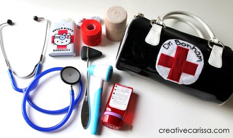 Make a DIY Pretend Doctor Kit ~ Creative Green Living Diy Travel Kits, Kids Doctor Kit, Doctor Role Play, Doctor Play, Doctor Play Set, Diy Doctor, Playing Doctor, Crafty Moms, Doctor Bag