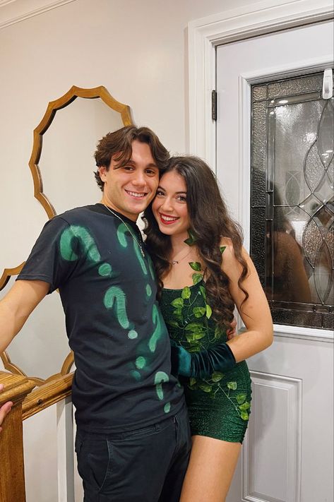 Get the look by clicking my link💙 #HalloweenCostumes #HalloweenCostumes2024 #Halloween #Halloween2024 #SexyHalloweenCostumes #SexyHalloweenCostumes2024 #SexyHalloween #FionnaAndCake #Fionna #FionnaCostume #SexyFionnaCostume #FionnaAndMarshallLee Poison Ivy Halloween Costume Couples, Poison Ivy And Batman Costume, Poison Ivy And Riddler Costume, Posion Ivy Couples Costume, Poison Ivy Costume Couple, Batman And Robin Costumes, Poison Ivy Halloween Costume, Batman Costume Diy, Easy Halloween Costumes For Women