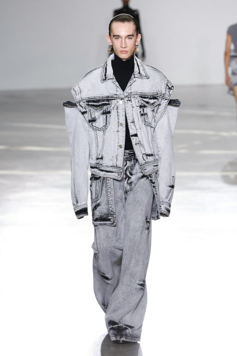 Baggy Denim, Denim Runway 2023, Denim Avant Garde, Denim Avant Garde Fashion, Luxury Washed Denim Outerwear, Luxury Garment-washed Denim Jacket For Streetwear, Juun J, Gucci Mane, Summer Denim