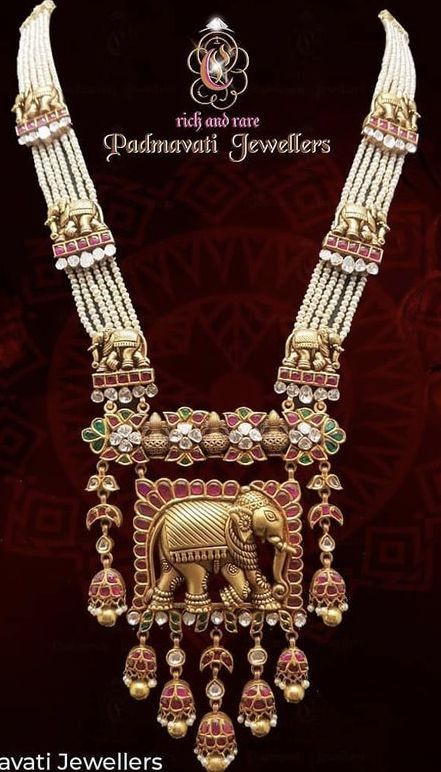 Pendants Gold Indian, Krishna Pendant, Bridal Jewelry Gold, Antique Necklaces Design, Indian Bridal Jewelry Sets, Antique Jewellery Designs, Gold Necklace Indian Bridal Jewelry, Jewelry Set Design, Beaded Necklace Designs