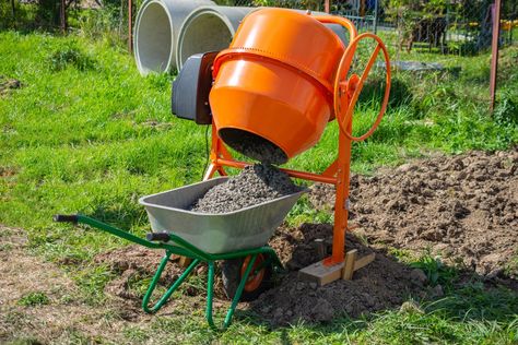 10 Brilliant Alternative Uses for a Concrete Mixer Diy Compost Tumbler, Concrete Repair Products, Compost Bin Diy, Old Washing Machine, Compost Tumbler, Diy Compost, Noise Dampening, Cement Mixer, Mix Concrete