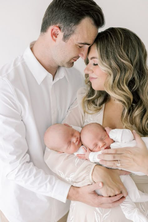 Natural light twins newborn session | Indianapolis, Indiana | Lindsay Konopa Photography Twin Newborn Parent Poses, Newborn Shoot Twins, Twin Newborn Family Pictures, Lifestyle Twin Newborn Session, Lifestyle Newborn Photography Twins, Twins Lifestyle Photography, Twin Picture Ideas, Twins Newborn Photoshoot, Twin Newborn Pictures