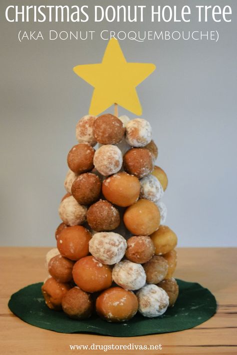 Donut Croquembouche, Donut Hole Tree, Doughnut Decorations, Brunch Christmas, French Toast Brunch, Edible Christmas Gifts, Doughnut Holes, Christmas Donuts, Powdered Donuts