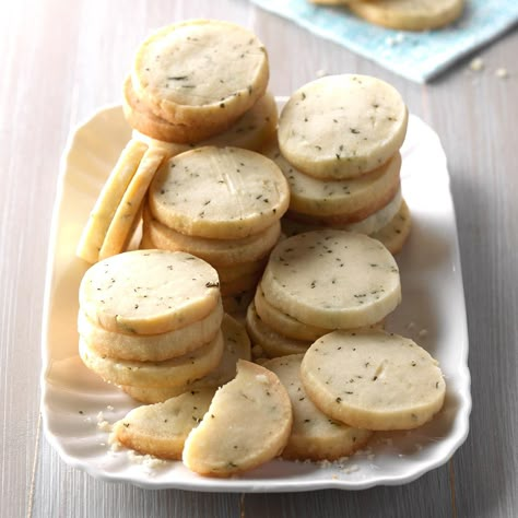 Rosemary Shortbread Cookies, Easter Baking Recipes, Icebox Cookies, Shortbread Cookie Recipe, Unique Cookies, Easter Baking, Tea Cookies, Butter Cookie, Lemon Cookies