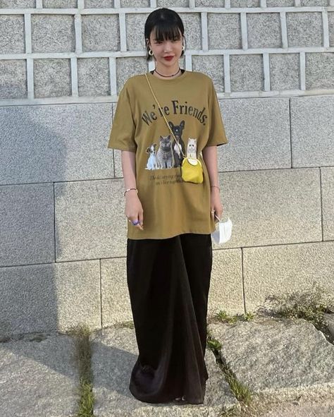 Tshirt Skirt Outfit Casual, Tshirt And Maxi Skirt Outfit, Oversized Shirt And Skirt Outfit, Tshirt Skirt Outfit, Oversized Tshirt Outfit, Oversized Tee Outfit, Skirt Outfit Casual, Oversize Tshirt Outfits, Oversize Tshirt