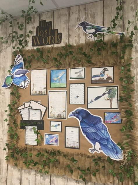 Forest Display Classroom, Forest School Display, Zoology Classroom Decorations, Ecosystem Bulletin Board Ideas, Forest School Display Board, Eco School Display Board, Natural History Exhibition, Preschool Displays, فن الرسم بالمسامير