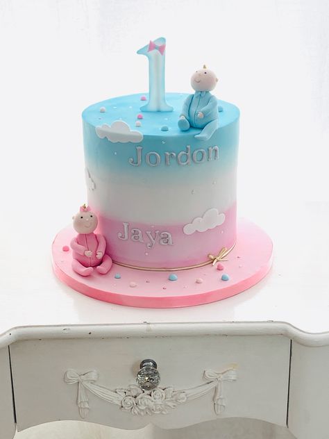 Twin First Birthday Cake, 1st Birthday Cake For Twins, Twins First Birthday Cake, Twins 1st Birthday Cake, Twin Birthday Themes, Twins First Birthday, Big Birthday Cake, Twin Birthday Cakes, Princess Theme Birthday Party