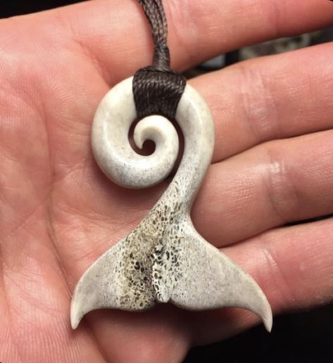 Antler Crafts, Bone Crafts, Bone Jewelry, Clay Art Projects, Wood Carving Art, Hawaii Island, Bone Carving, Ceramic Jewelry, Bijoux Diy