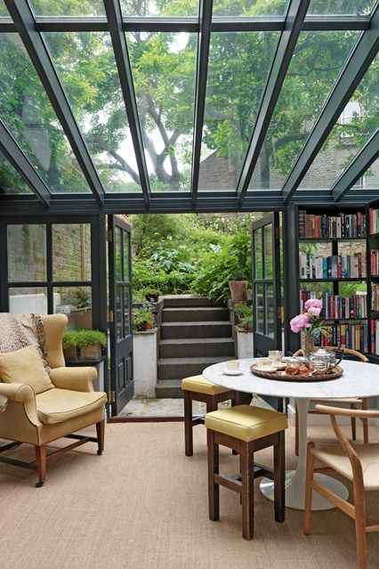 Bridie Hall's Library - Conservatory Designs & Ideas - Interiors & Décor (houseandgarden.co.uk) Small Conservatory, Conservatory Interior, Conservatory Design, Sunroom Designs, Glass Room, Versace Home, Patio Interior, Home Libraries, Design Del Prodotto