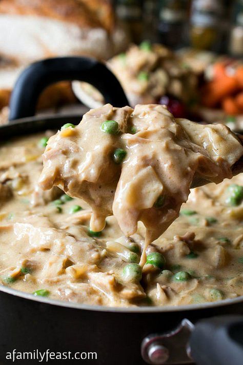 This recipe for Creamed Turkey on Toast is a great a way to use up leftover turkey after Thanksgiving! Recipe courtesy of @afamilyfeast. Cream Of Turkey Soup, Creamed Turkey, Turkey Leftovers, Thanksgiving Turkey Leftovers, Leftover Turkey Recipes, Turkey Soup, Turkey Dishes, Turkey Recipe, Thanksgiving Leftovers