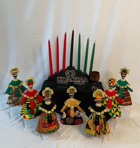 Kwanzaa Decorations, Kinara Kwanzaa, Days Of Kwanzaa, Kwanzaa Gifts, Happy Kwanzaa, Angel Tree Topper, African American Culture, Cultural Celebration, Kwanzaa