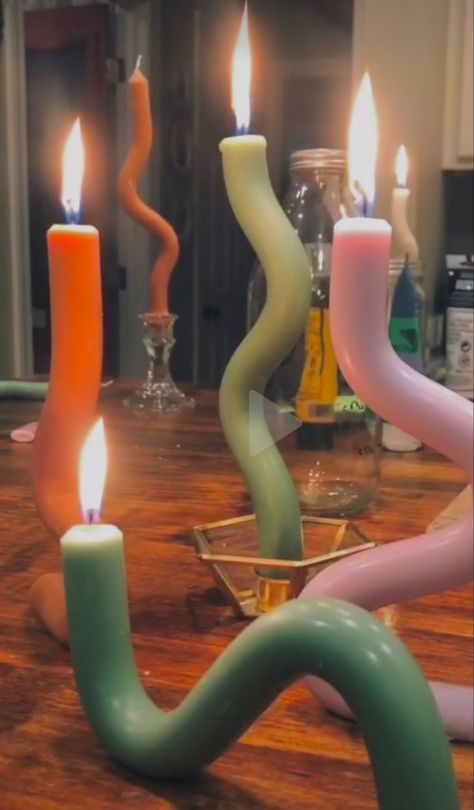 wavy candles, curvy candles, BODY POS CANDLES YES MAAM How To Make Wavy Candles, Groovy Candles, Curvy Candles, Wavy Candles, Bendy Candle, Wavy Candle, Funky Candles, Spiegel Diy, Bendy Candles