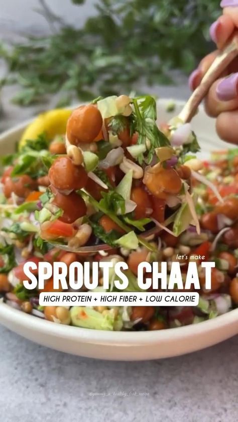 Moong Salad Sprouts, Morning Salad Breakfast Recipes, Moong Sprouts Salad, Sprout Moong Recipes, Moong Sprouts Recipes, Sprouts Salad Recipes, Healthy Snacks Indian, Sprouts Recipes Indian, Channa Recipe