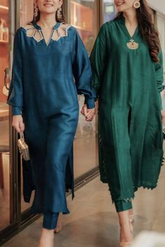 Semi Formal Indian Outfits For Women, Semi Formal Suits For Women Indian, Trending Kurtas For Women, Pakistan Suit Designs, Semi Formal Wear Women, Semi Formal Outfits For Women Wedding, Trending Kurti Designs, Pakistan Suits, Semi Formal Outfits For Women