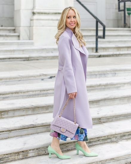 Lavender Coat The Spring coat! Lavender is the perfect Spring color. Especially paired with mint pumps! #ShopStyle #MyShopStyle #ContributingEditor #TrendToWatch #Petite #spring #lavender #coat #mint Duster Coat Outfit, Spring Office Outfits, Lavender Outfit, Mango Coats, Classic Feminine Style, Ladylike Style, Wool Coats, Spring Coat, Pastel Fashion