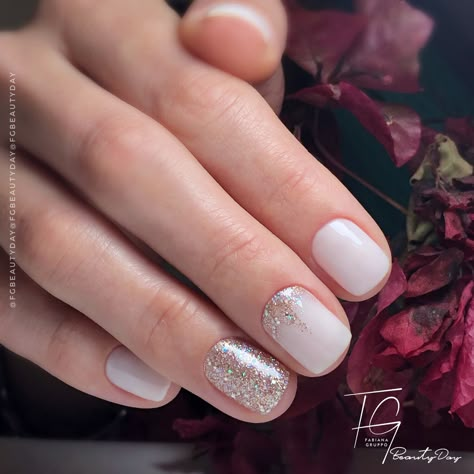 Neutral With Sparkle Nails, Glitter Nails Ombre Sparkle, White Nails Sparkle Accent, Christmas Wedding Nails Bridesmaid, Nye Nails Natural, Simple Nye Nails Short, Neutral Glitter Nails Short, Engagement Nails Ideas Winter, Short Nails Ideas New Year