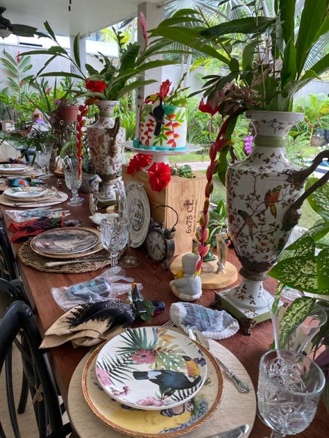 Table Scaping, Beach House Interior Design, British Colonial Style, Time Table, Beach House Interior, Colonial Style, Table Decoration, Place Settings, Dinner Table