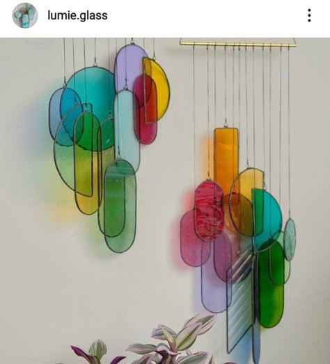 زجاج ملون, Stained Glass Diy, Stained Glass Crafts, Stained Glass Projects, Garden Art Diy, Stained Glass Patterns, Diy Easy, Wind Chime, Dream House Decor