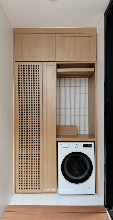 Small Laundry Area, Outdoor Laundry Rooms, Washing Area, Small Utility Room, Laundry Cabinet, Model Dapur, Laundry Nook, Desain Pantry, Laundry Cabinets