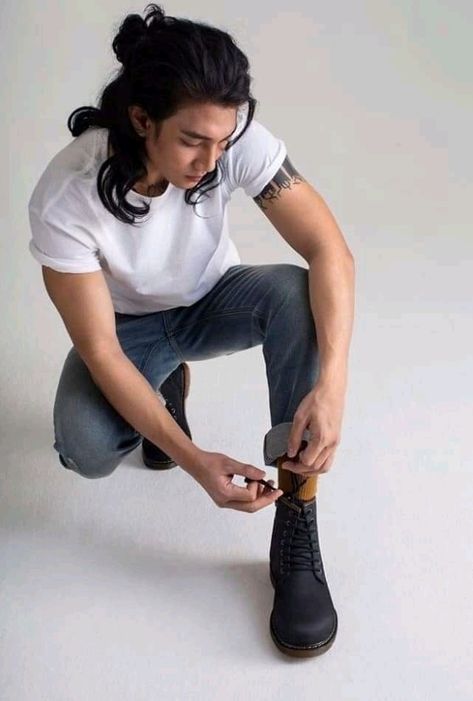 Men Long Hair Professional, Thai Male Hairstyle, Long Hair Art Reference Male, Long Haired Guys Aesthetic, Long Asian Hairstyles Men, Handsome Asian Men With Long Hair, Male Asian Fashion, Paing Takhon Long Hair, Asian Modeling Men