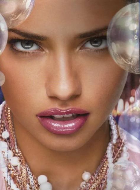 Women Face, Photo Beautiful, Face Photo, Adriana Lima, Fashion History, Woman Face, Celebrity Photos, Fashion Makeup, Makeup Tips