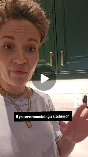 Rachel Rardon on Instagram: "If you're wanting to achieve a modern, sleek look in your kitchen - consider plug mold to eliminate plug ins interrupting your backsplash." Kitchen Plugs, Kitchen 2024, Black White Kitchen, Kitchen Updates, Woodland House, House Redo, Garage Door Makeover, Home Building Tips, Appliances Storage