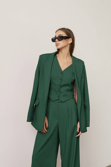 Emerald Green Blazer, Woman Blazer, Wedding Guest Suit, Prom Suit, Formal Blazer, 3-Piece Pantsuit, Bridal Set, Rehearsal Dinner, Party ⭐Size: Please write your chest, waist, hips, height, and we will make a suit to your individual measurements! After you place your order, we may ask you for additional measurements. We do this to ensure that the suit fits you perfectly👌😊 ⭐Our fabric: We have used a premium quality suiting fabric.  ⭐Shipping: ✈️We have two shipping options that we can offer: Fr Womens 3 Piece Pant Suit, Emerald Suits For Women, Interesting Formal Outfits, Best Woman Outfit Wedding, Emerald Green Womens Suit, Wedding Guest Outfit Emerald Green, Prom Outfit Pants Women, Wedding Tuxes For Women, Suit Summer Woman