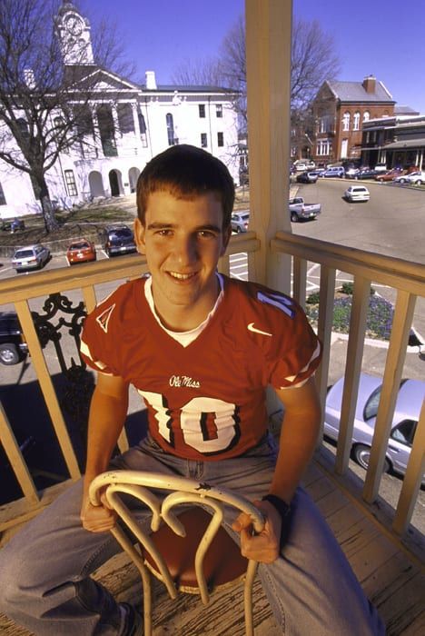 Rare Photos of Eli Manning - Sports Illustrated Ole Miss Football, Cute Football Players, Walter Payton, Eli Manning, Bleed Blue, Giants Fans, Logan Lerman, Ny Giants, Ole Miss