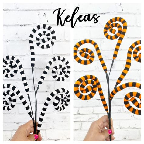 I have two colors available of this Fabric Spiral Curly Spray. Both colors work great in Halloween designs! Do you have a favorite? #TeamOrange or #TeamBlack #KeleasDotCom #keleas Diy Floral Picks, Tool Wreath, Halloween Floral, Diy Sprays, Fall Ribbons, Floral Picks, Halloween Designs, Diy Decorations, Free Halloween