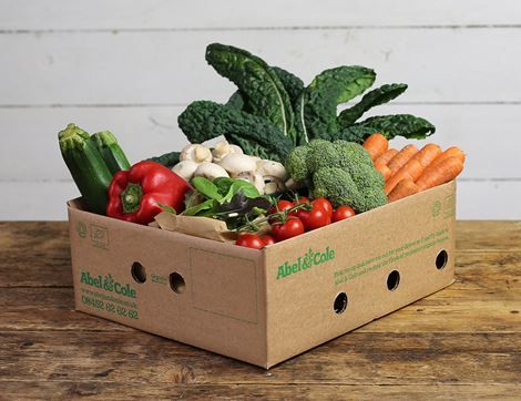 Super Speedy Veg Box Vegetable Box Design, Vegetable Delivery, Vegetable Packaging, Vegetable Boxes, Organic Market, Fruit Packaging, Food Box, Eat The Rainbow, Box Delivery