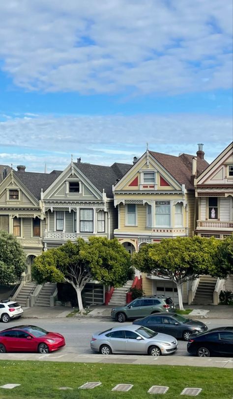 san fransisco, bay area, painted ladies Bay Area House, Bay Area Homes, Painted Ladies, Woman Painting, Bay Area, California, House Styles, Architecture, Building