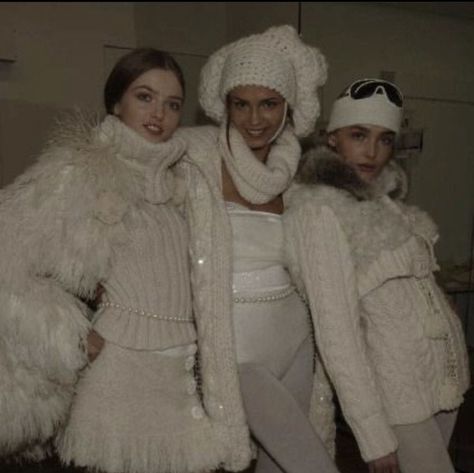 White Outfits, Fur Coat, Hats, White, Clothes