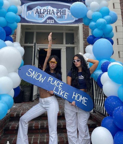 Sorority Themes Party, Recruitment Week Themes, Aspen Bid Day Theme, Recruitment Room Ideas, Adpi Bid Day Themes, Ski Sorority Theme, Snow Sorority Theme, Sorority Rush Decorations, Ski Lodge Bid Day Theme