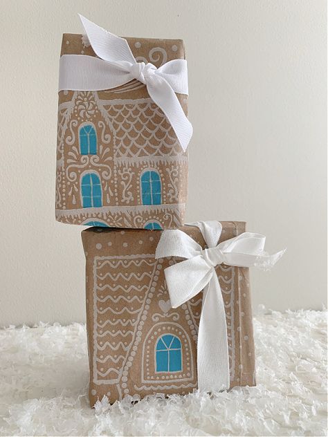 Gingerbread House Wrapping Paper, Paperbag Gingerbread House, Gingerbread House Paper Bag, Paper Frogs, Bread Wrapping, Gingerbread House Patterns, Wrap Presents, Gingerbread Gifts, Wrapping Station