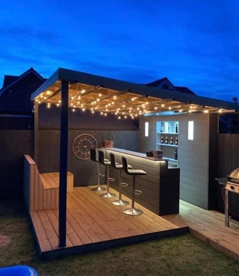 Bar Outdoor Design, Garden Bar Ideas, Outdoor Garden Bar, Outdoor Bar Ideas, Hosting Parties, Outdoor Patio Bar, Bar Outdoor, Tiki Bars, Back Garden Design