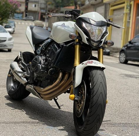 Honda Hornet, Moto Honda, Motos Honda, Honda Cb, Hornet, Motorcycles, Vision Board, Cars, Vehicles