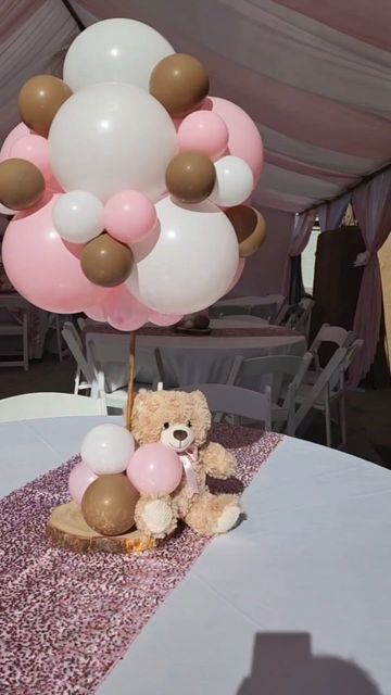 Teddy Bear Balloon Garland, Teddy Bear Balloon Centerpiece, Bear Centerpieces, Balloon Centerpieces Diy, Pink Bear Baby Shower, Teddy Bear Centerpieces, Balloon Baby Shower Centerpieces, Teddy Bear Party, Baby Shower Theme Decorations