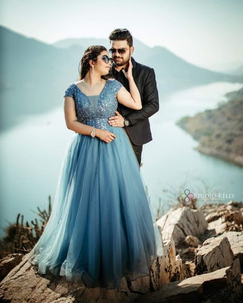 Bahubali Hills Pre Wedding, Bahubali Hill Udaipur Pre Wedding, Long Frocks For Pre Wedding Shoot, Post Wedding Poses, Couple Stills Outdoor, Preeweding Shoot Outdoor, Pre Wedding Couple Poses Photography, Pree Weeding Pose Indian, Pre Wedding Shoot Ideas Outdoor