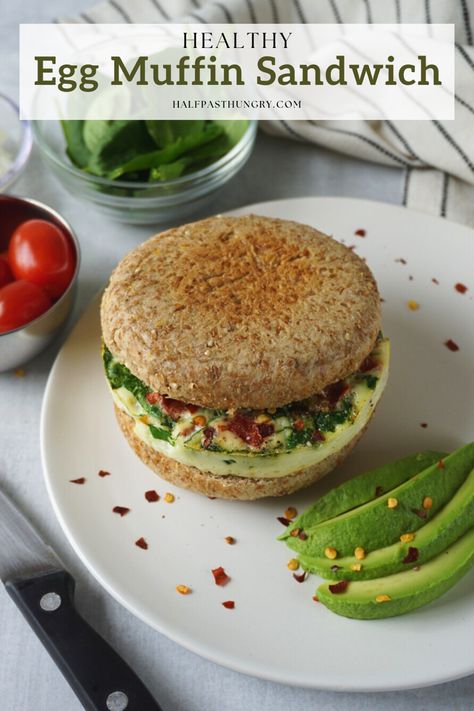 A Healthy Egg Muffin Sandwich made with egg whites and veggies. Make these the day of or make them in advance for the week's meal prep. You can make your own homemade “Egg McMuffin” right at home. It's a hearty and healthy breakfast sandwich that can be made in advance, it's filled with veggies and a great source of protein from the eggs to help keep you full all morning long. Healthy Egg Mcmuffin, Egg Mcmuffins At Home, Healthy Mcmuffin, Egg Mcmuffin Recipe, Muffin Sandwich, Egg White Breakfast, Egg Muffins Healthy, Muffin Breakfast, Healthy Breakfast Sandwich