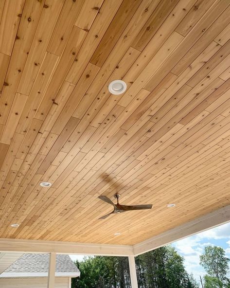 Stained Wood Ceiling, False Ceiling Ideas, Ceiling Texture Types, Ceiling Inspiration, Textured Ceiling, Wood Ceiling Panels, Beam Ceilings, Ceiling Wood, Wood Plank Ceiling