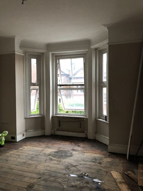 Victorian House Renovation Uk, English Victorian House Interiors, Victorian Terrace House Interior, Victorian House Uk, Small Victorian Terrace Interior, Small Victorian Homes, 1930 House Renovation, Old Victorian Homes Interior, Renovated Victorian House