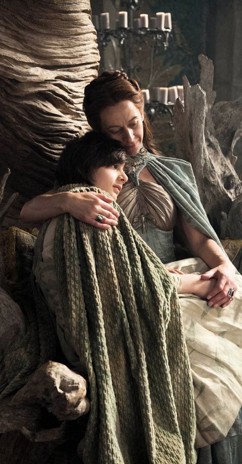 GoT - Lord Robin and Lisa Arryn of the Vale Robin Arryn, Lysa Arryn, House Arryn, Got Costumes, Game Of Thrones Costumes, Game Of Thrones Tv, The North Remembers, Beautiful Series, Cersei Lannister