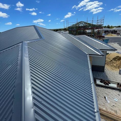 Another brilliant roofing install by Osborn roofing in Dansborough, WA! 👌 Stratco's CGI Corrugated roofing sheets has the advantage of high strength, adaptability and easy handling and installation. It is a practical and versatile cladding solution for all of your roofing, walling and fencing applications! Get a quote for your next project 👉 bit.ly/stratco-quote #howto #roof #roofing #installation #westernaustralia #cgi #corrugated Decra Roofing, Aluminum Shingles, Roof Cladding, Sheet Metal Roofing, Diy Construction, Roofing Options, Corrugated Roofing, Bar Interior Design, Roof Architecture